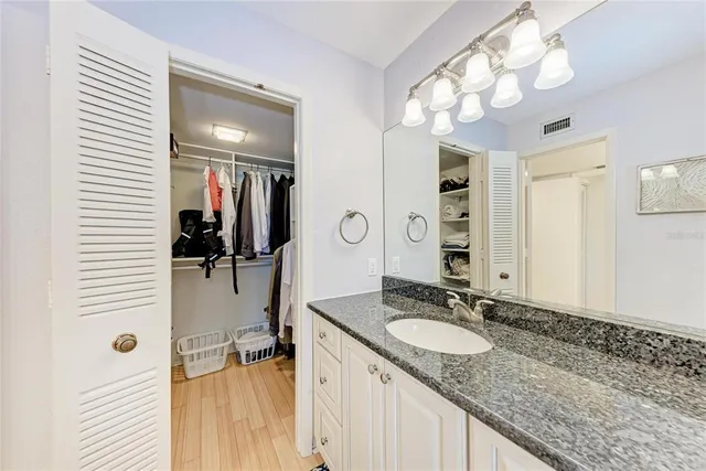 $635,000 | 1965 Gulf Of Mexico Drive, Unit G5303, Longboat Key, FL 34228