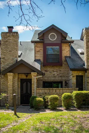 $1,850 | 10819 Crown Colony Drive, Unit 31, Austin, TX 78747