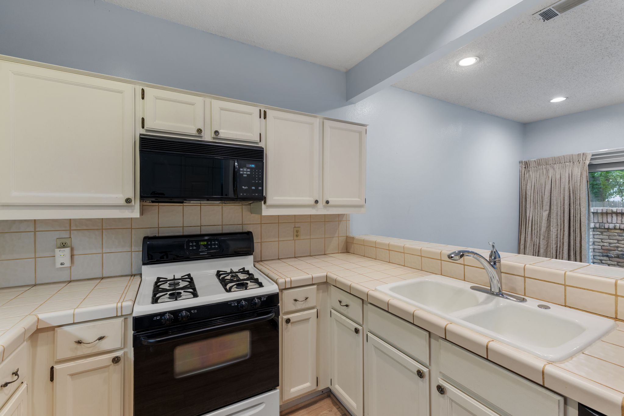 10819 Crown Colony Drive, Unit 31 Austin, TX 78747 - Photo 18 of 39