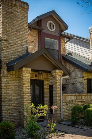 $1,850 | 10819 Crown Colony Drive, Unit 31, Austin, TX 78747