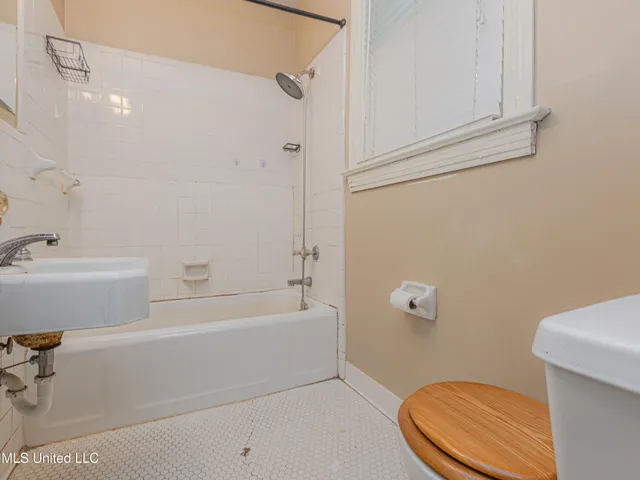 $169,000 | 1220 Linden Place, Jackson, MS 39202