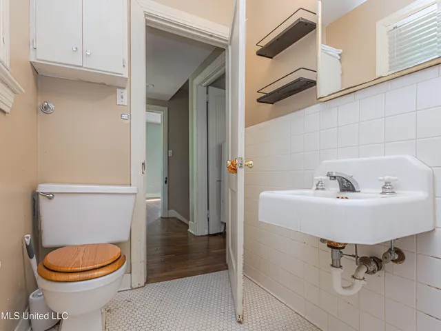 $169,000 | 1220 Linden Place, Jackson, MS 39202