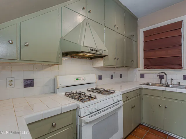 $169,000 | 1220 Linden Place, Jackson, MS 39202