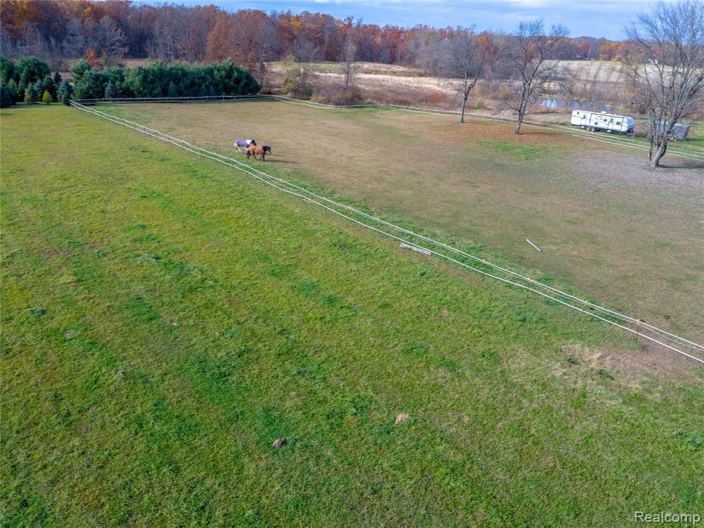 10240 Fenton Road Fenton, MI 48430 - Photo 17 of 53