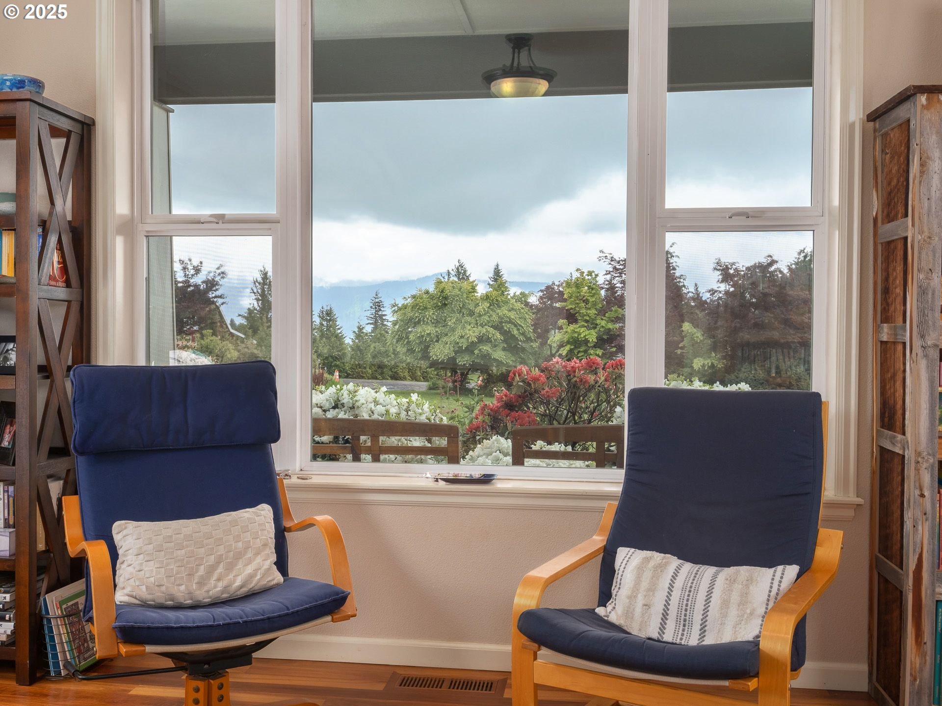 72 Patrick Lane Washougal, WA 98671 - Photo 16 of 48 a view of a chair and table in the balcony
