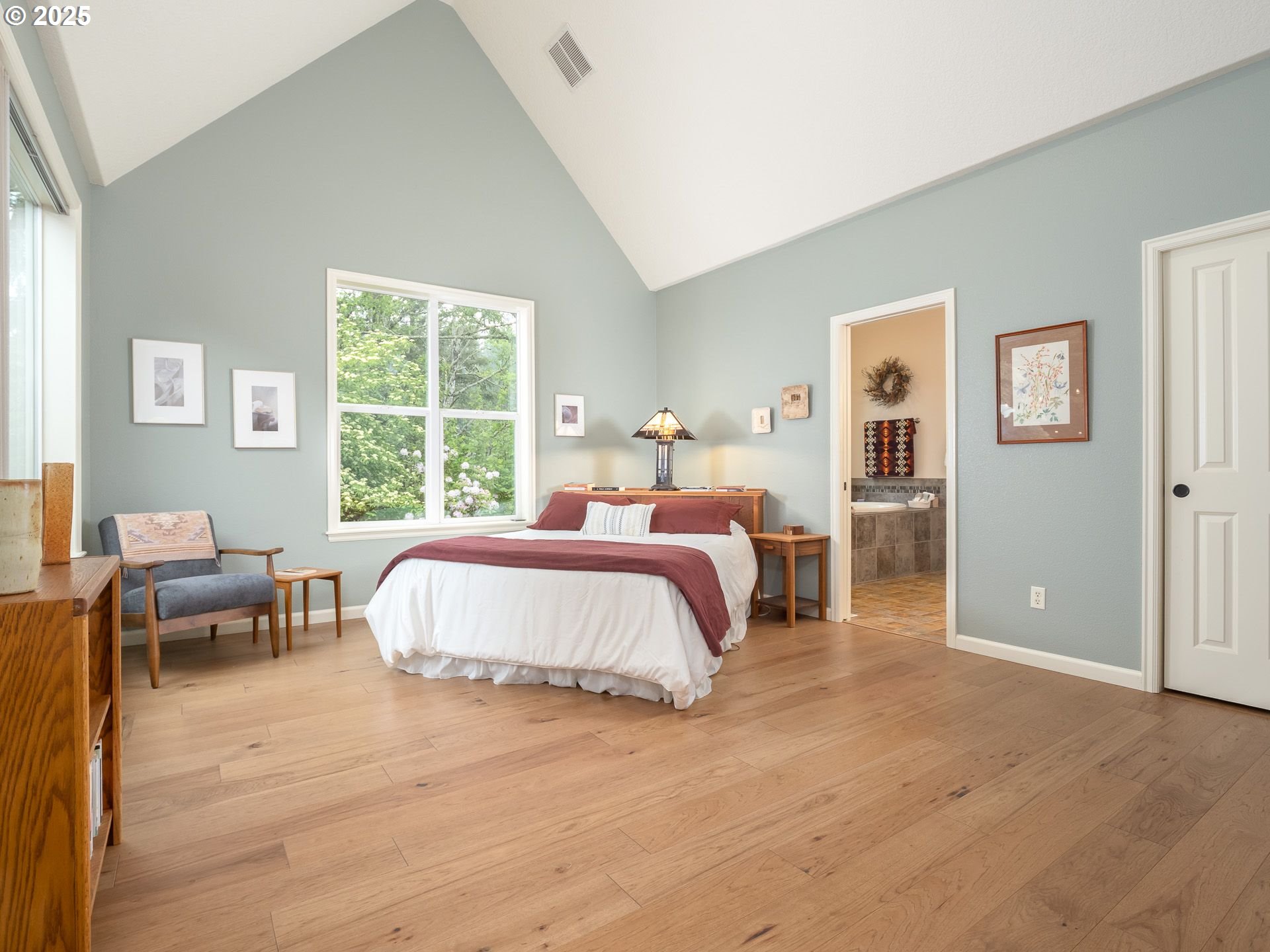 72 Patrick Lane Washougal, WA 98671 - Photo 23 of 48 a bed room with a bed and a couch