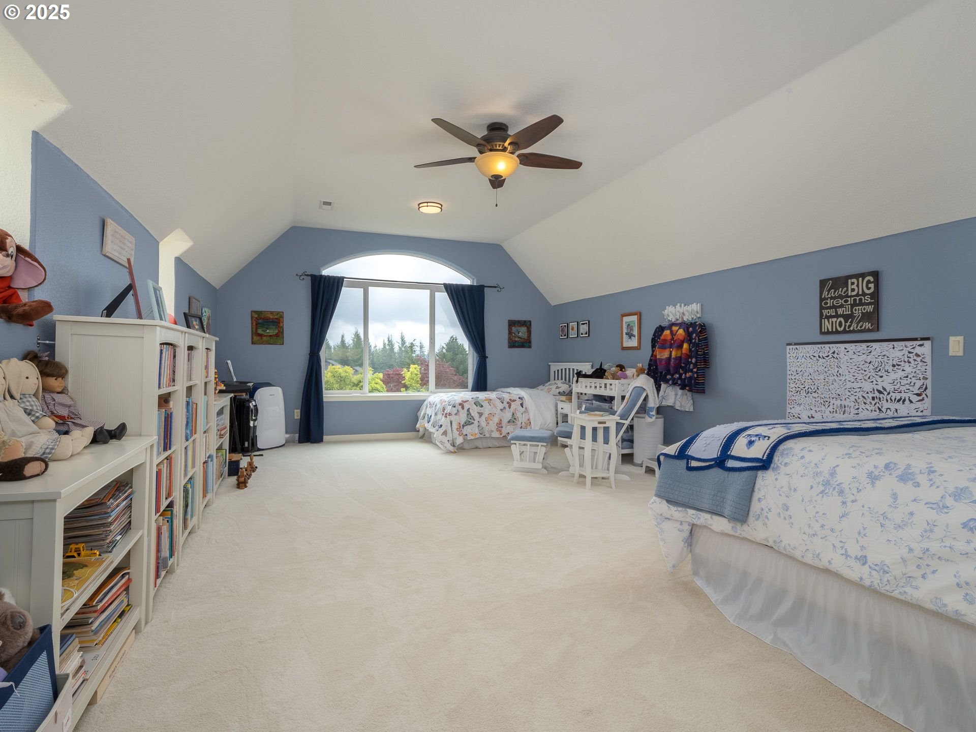 72 Patrick Lane Washougal, WA 98671 - Photo 31 of 48 a living room with furniture and a flat screen tv