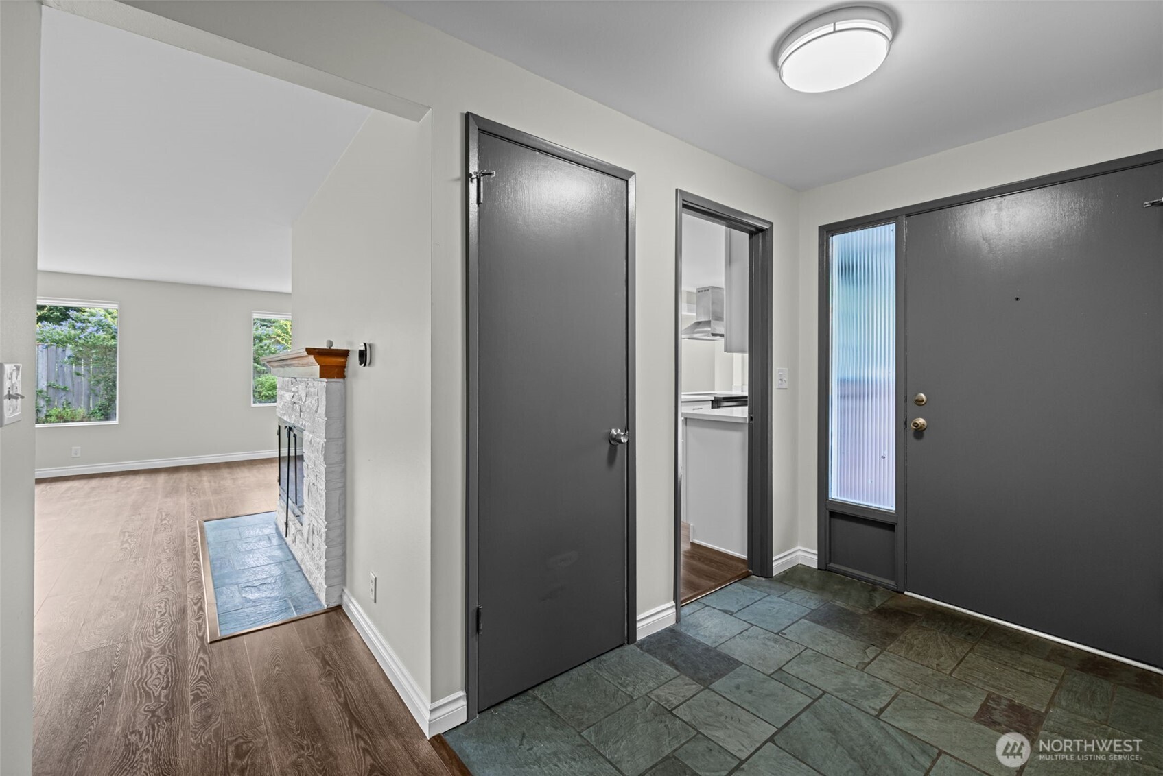 2157 North 122nd Street Seattle, WA 98133 - Photo 4 of 31