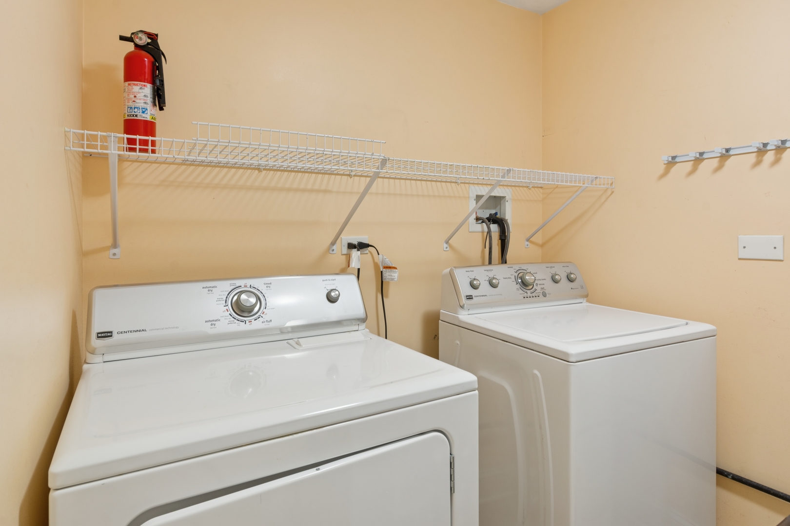 2801 West Ardmore Avenue, Unit 1A Chicago, IL 60659 - Photo 12 of 22 a utility room with dryer and washer