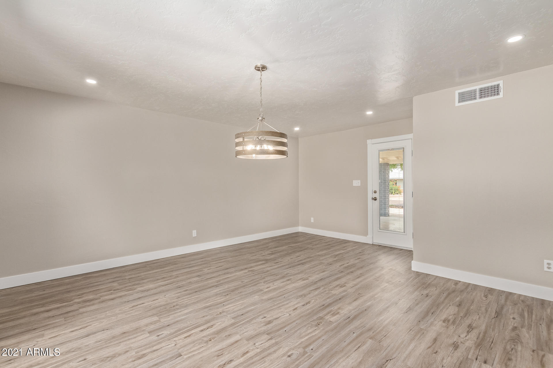1701 West Royal Palm Road Phoenix, AZ 85021 - Photo 10 of 25 0012-10 - Royal Palm