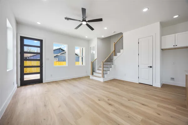 $2,000 | 4804 Carmen Street, Unit B, Houston, TX 77033