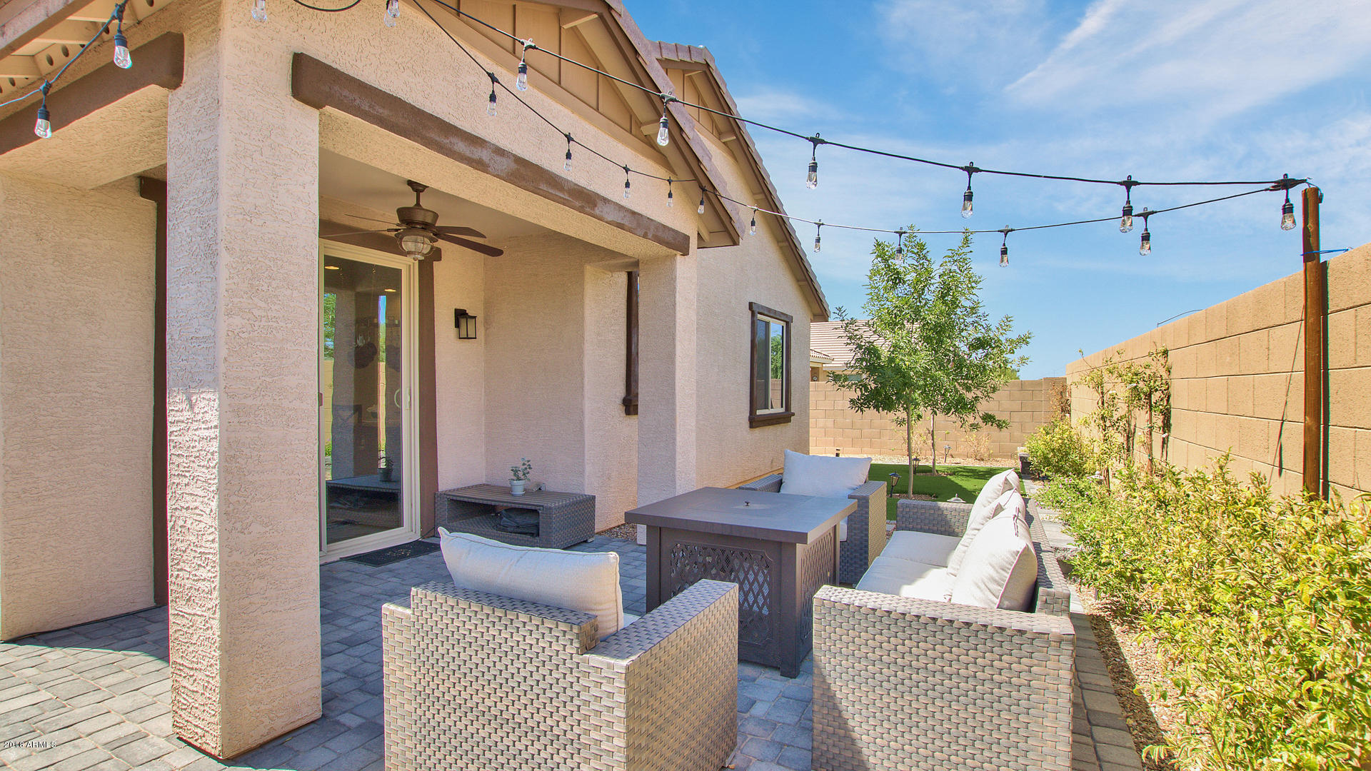3266 East Rochelle Street Mesa, AZ 85213 - Photo 5 of 35 BEAUTIFUL ENTERTAINING SPACE