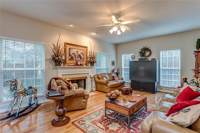 601 Pendlebury Park Place Franklin, TN 37069 - Photo 10 of 20 Large den with gas fireplace