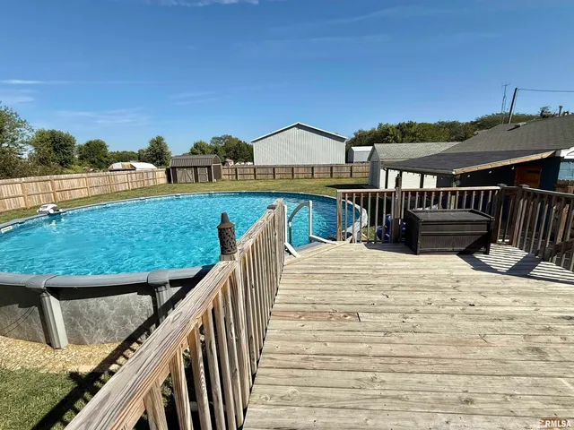 $95,500 | 975 Old W Locust Street, Canton, IL 61520