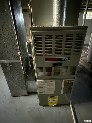 $95,500 | 975 Old W Locust Street, Canton, IL 61520