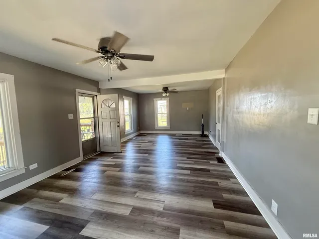 $95,500 | 975 Old W Locust Street, Canton, IL 61520