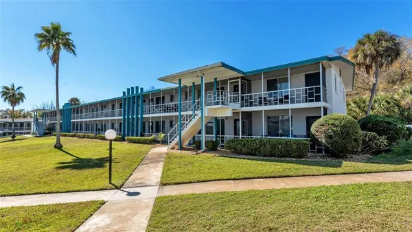 $119,000 | 1600 West Lake Parker Drive, Unit C8, Lakeland, FL 33805