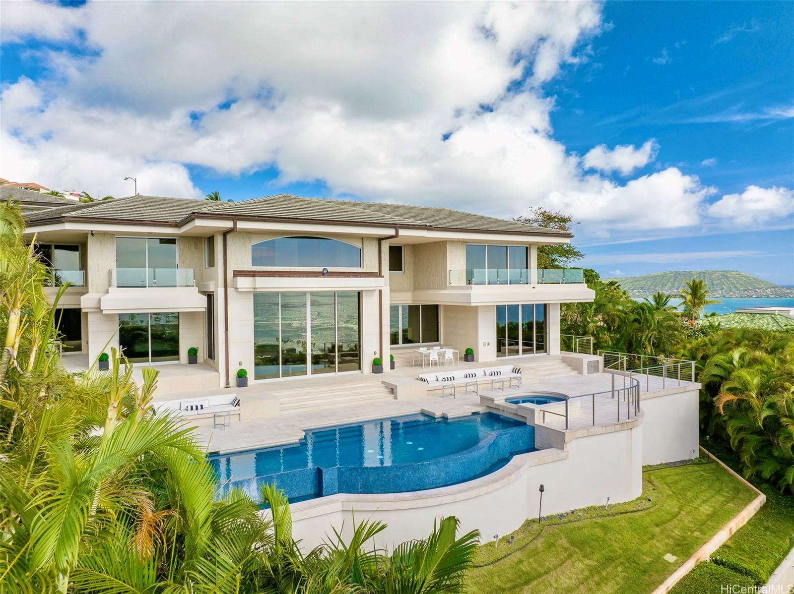 360 Puuikena Drive Honolulu, HI 96821 - Photo 20 of 20 Steel and concrete construction, built to last.