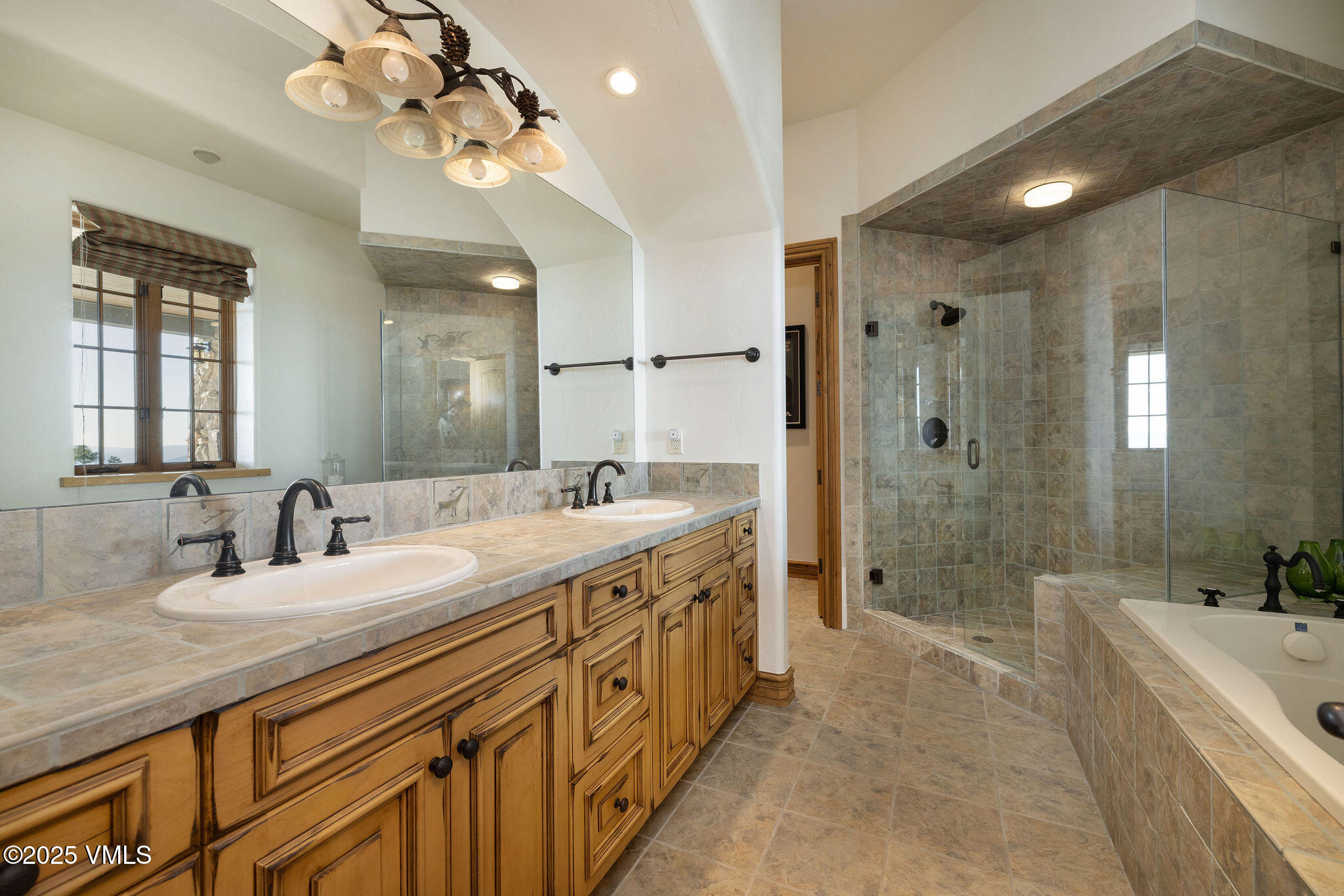 342 Gore Trail Edwards, CO 81632 - Photo 24 of 40 2506_342_gore_tr_interior_bath03