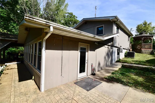 $239,800 | 11116 Quail Drive, Ste. Genevieve, MO 63670