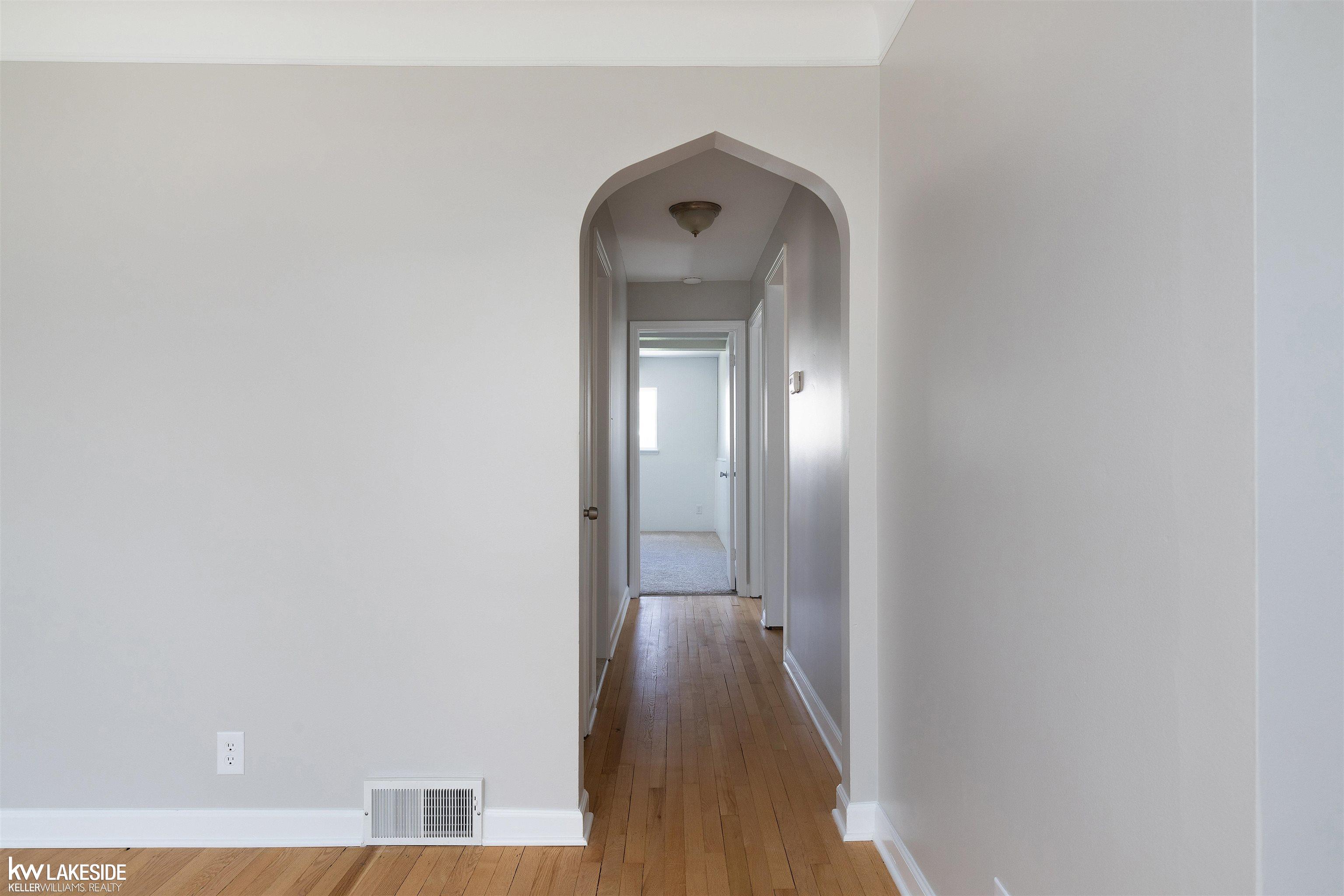 2174 Hawthorne Road Grosse Pointe Woods, MI 48236 - Photo 17 of 43