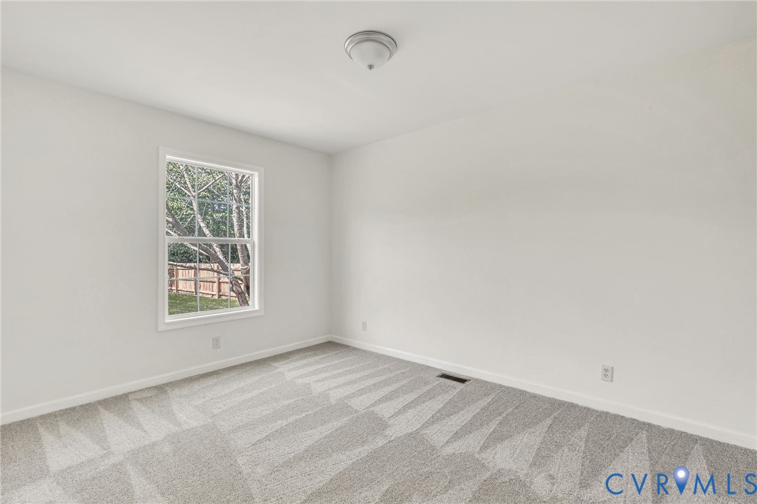 9424 Marlfield Road Gloucester, VA 23061 - Photo 24 of 31