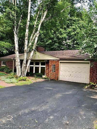 28232 Hawberry Road Farmington Hills, MI 48331 - Photo 2 of 22