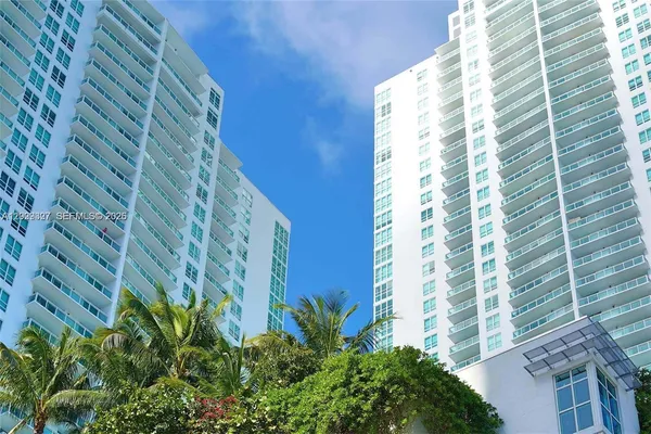 $3,000 | 951 Brickell Avenue, Unit 1808, Miami, FL 33131