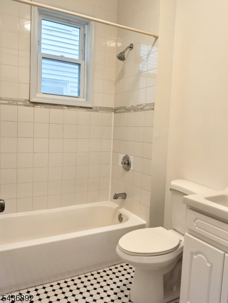 166 Goodwin Avenue, Unit 1 Newark, NJ 07112 - Photo 5 of 9