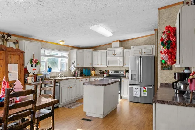 $200,000 | 7041 Northwest County Road 2070, Barry, TX 75102