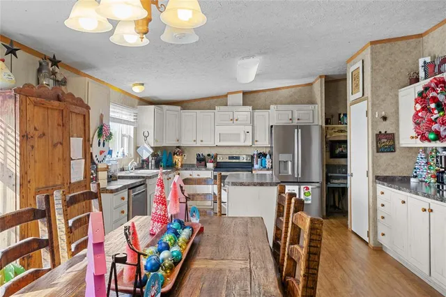 $200,000 | 7041 Northwest County Road 2070, Barry, TX 75102