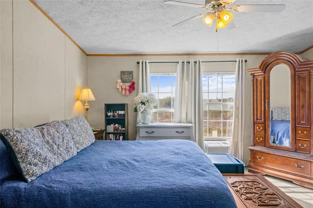 $200,000 | 7041 Northwest County Road 2070, Barry, TX 75102