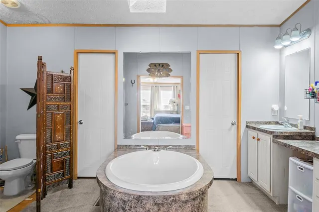 $200,000 | 7041 Northwest County Road 2070, Barry, TX 75102