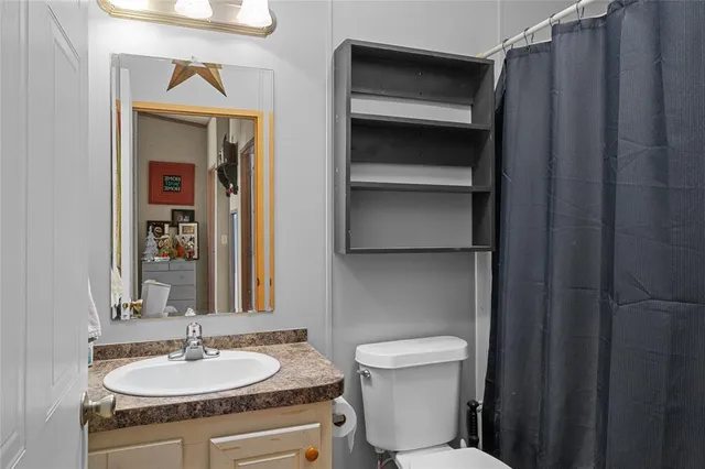 $200,000 | 7041 Northwest County Road 2070, Barry, TX 75102