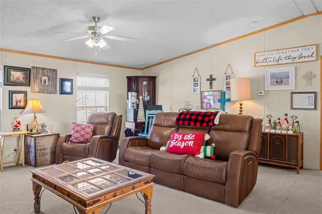 $200,000 | 7041 Northwest County Road 2070, Barry, TX 75102