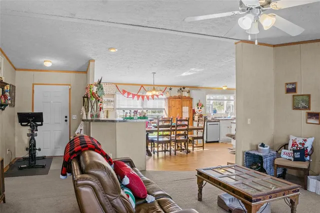 $200,000 | 7041 Northwest County Road 2070, Barry, TX 75102