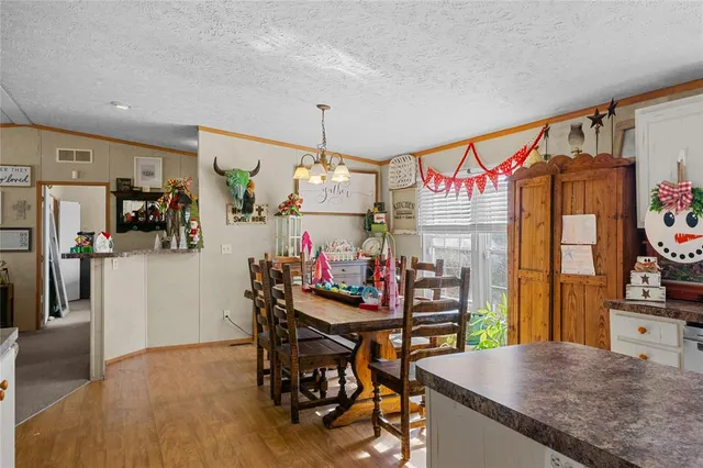 $200,000 | 7041 Northwest County Road 2070, Barry, TX 75102