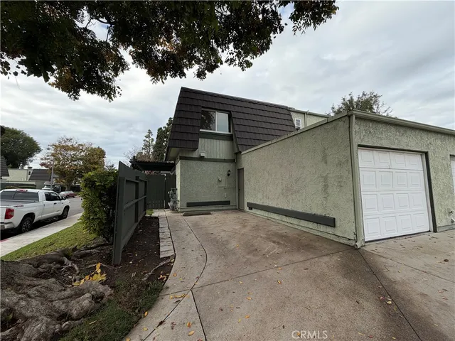 $3,200 | 1644 Iowa Street, Unit A, Costa Mesa, CA 92626