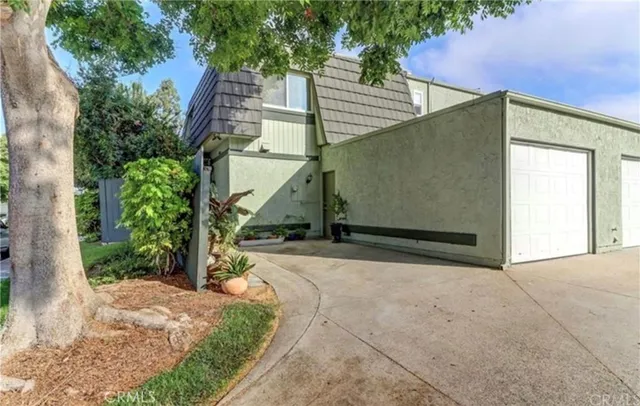 $3,200 | 1644 Iowa Street, Unit A, Costa Mesa, CA 92626