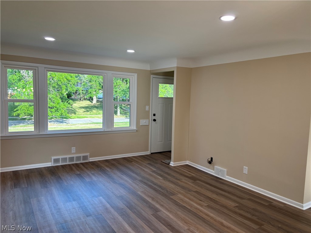 1574 Sunview Road Lyndhurst, OH 44124 - Photo 16 of 21