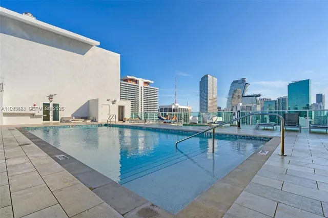 $2,400 | Downtown Miami, Miami, FL 33132