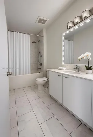 $2,400 | Downtown Miami, Miami, FL 33132