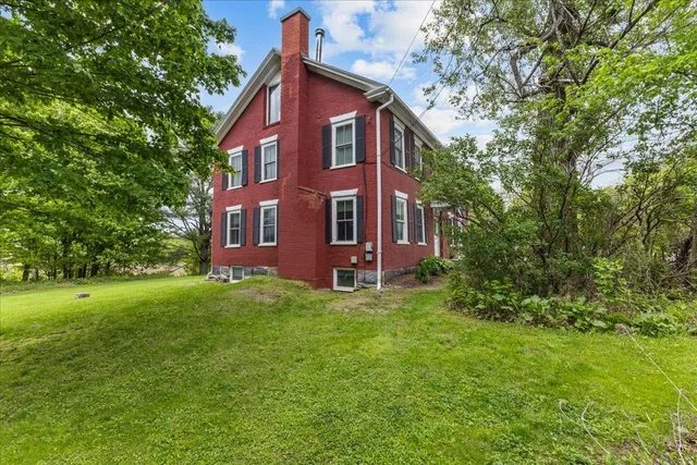 $1,100,000 | 2233 Pucker Street, Stowe, VT 05672