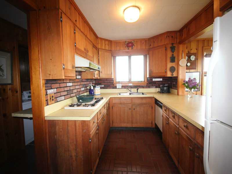 415 Payne Road Block Island, RI 02807 - Photo 12 of 16 Kitchen.