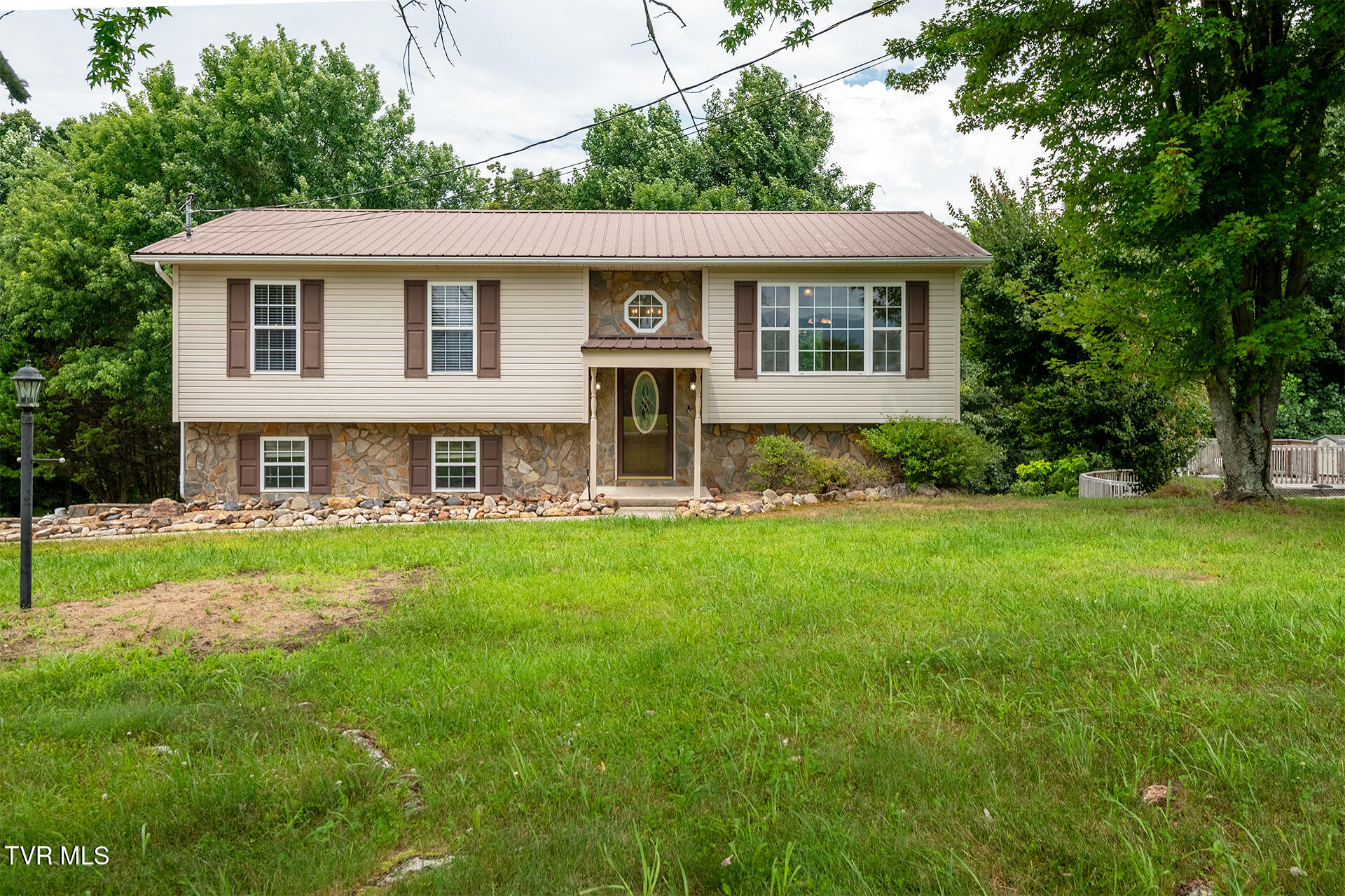 925 Keller Road Afton, TN 37616 - Photo 1 of 34 Front of the home