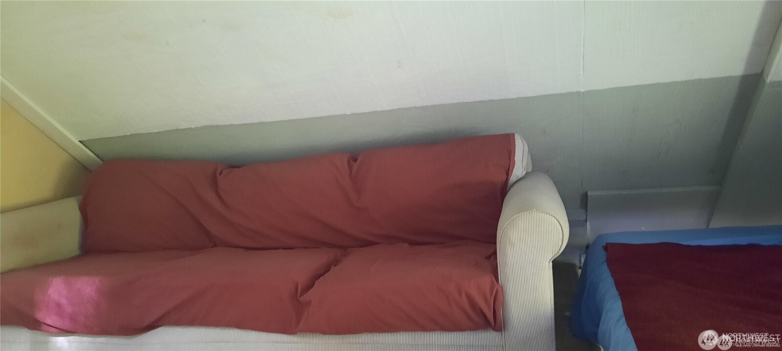 8444 South Cascade Road Marblemount, WA 98267 - Photo 14 of 30 a view of furniture