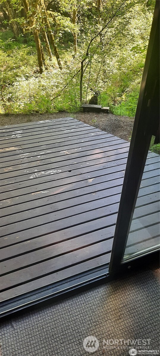 8444 South Cascade Road Marblemount, WA 98267 - Photo 18 of 30 a view of a balcony with an outdoor space