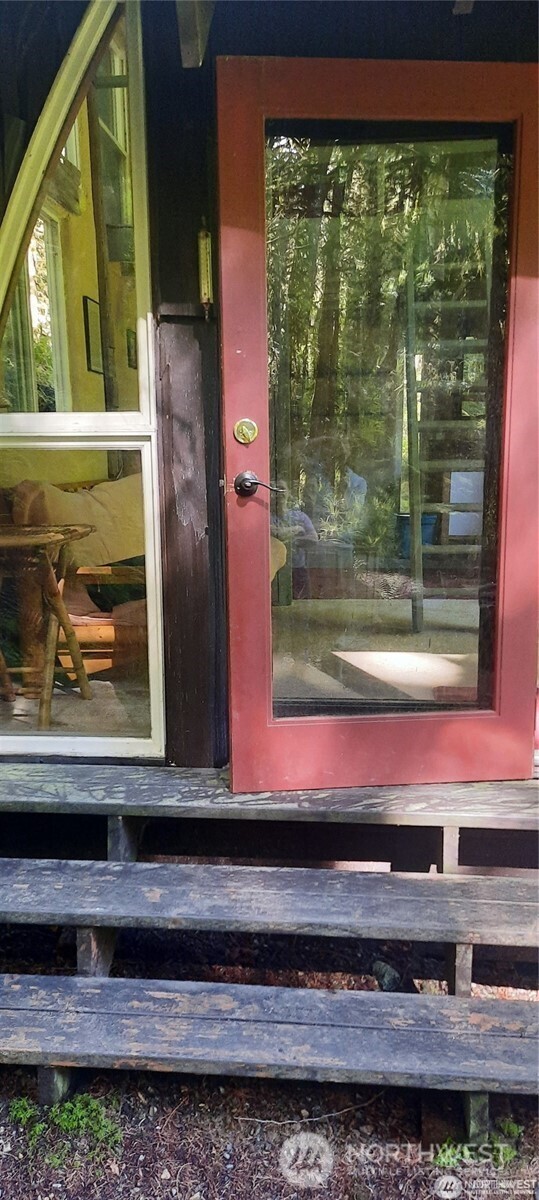 8444 South Cascade Road Marblemount, WA 98267 - Photo 4 of 30 a view of a window