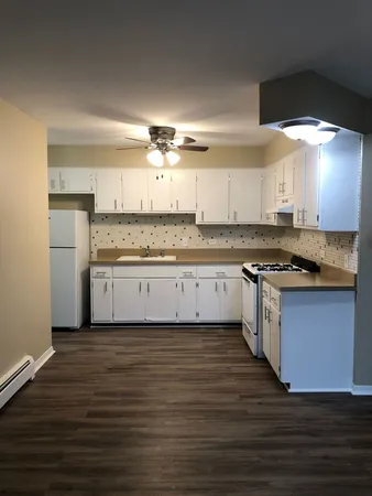 $1,675 | 6324 West 63rd Street, Unit 4, Chicago, IL 60638