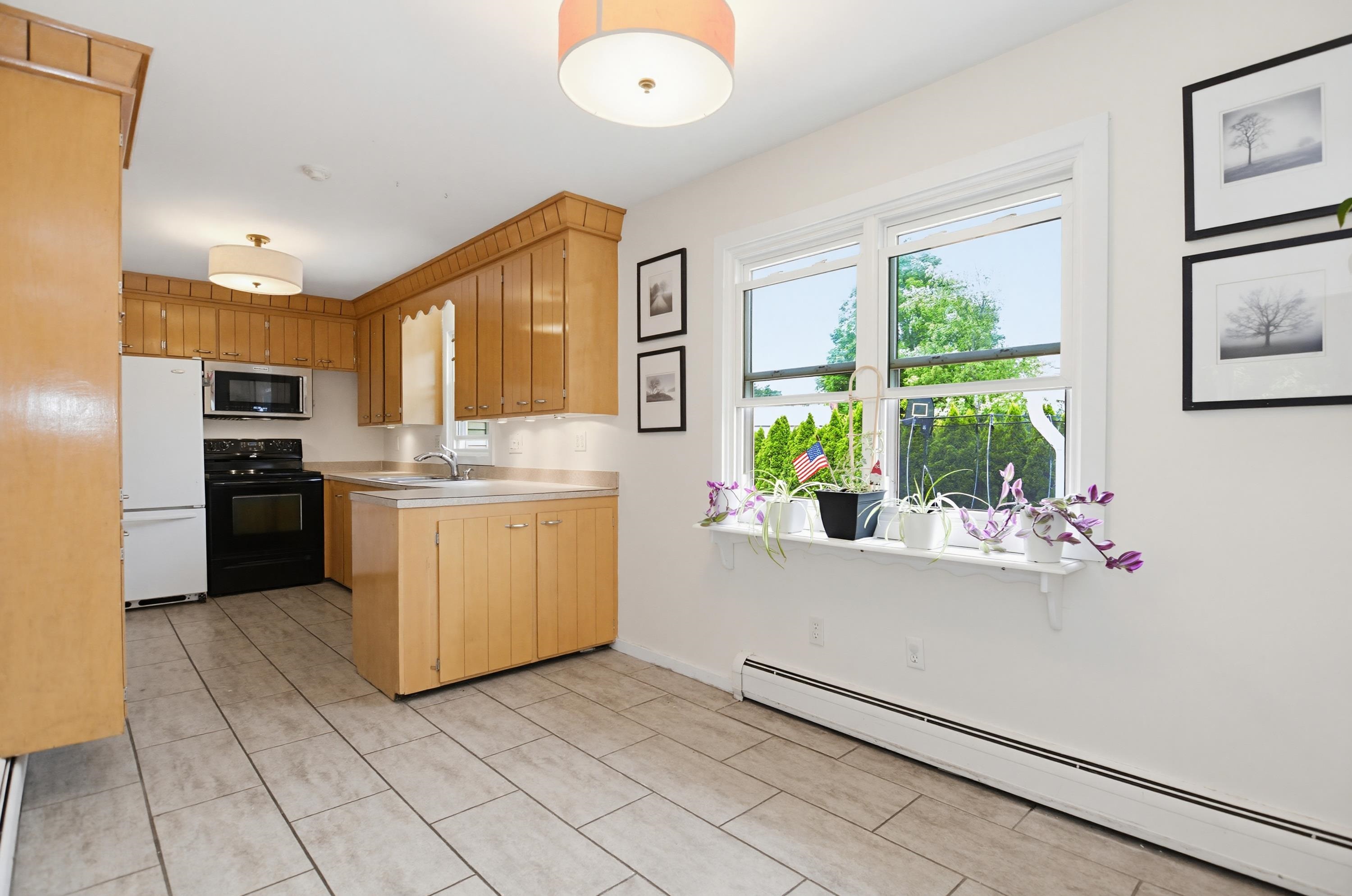 6 Ray Drive Hooksett, NH 03106 - Photo 4 of 52